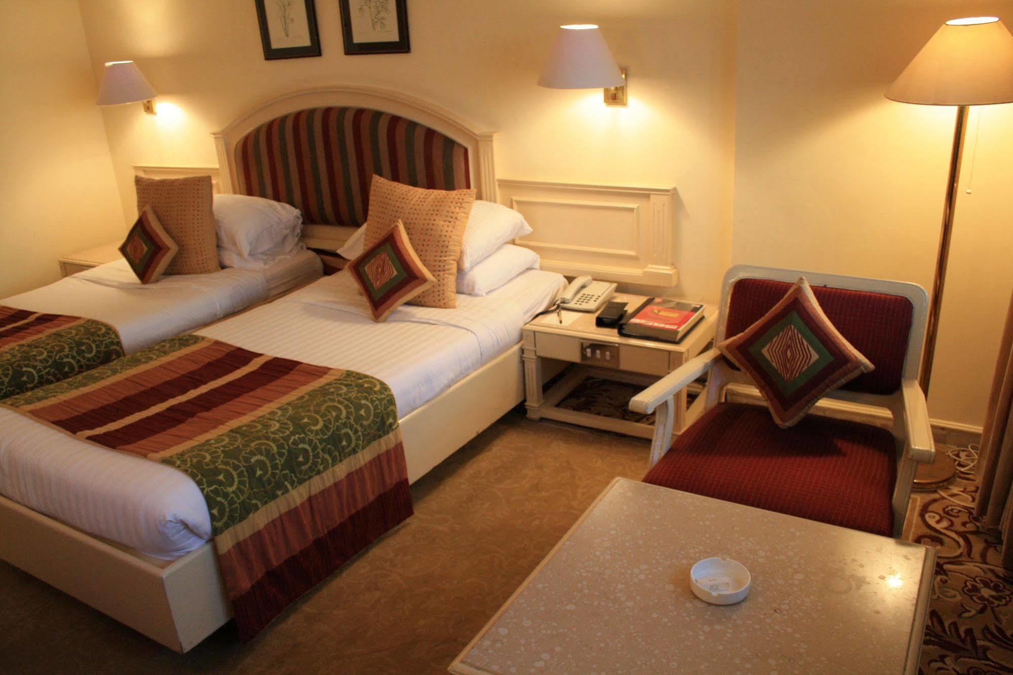 Hotel Bawa International Bombaj Zewnętrze zdjęcie